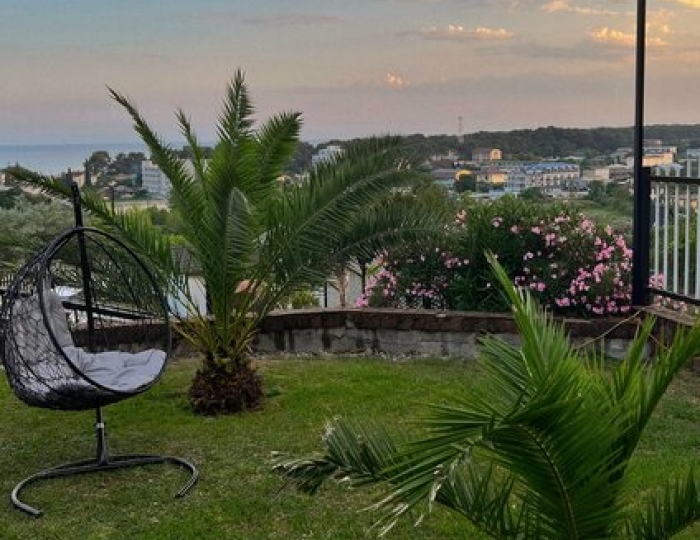 Отель «Ласточка» Пицунда