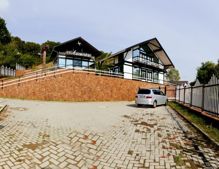 Отель «Ласточка» Пицунда